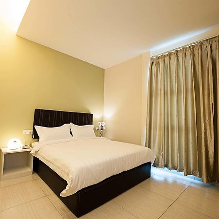 Seven Hotel Putatan Ngoại thất bức ảnh