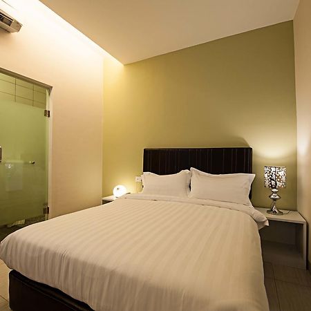 Seven Hotel Putatan Ngoại thất bức ảnh