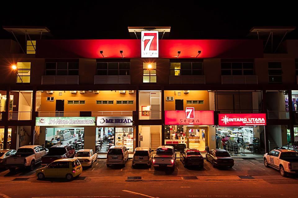 Seven Hotel Putatan Ngoại thất bức ảnh