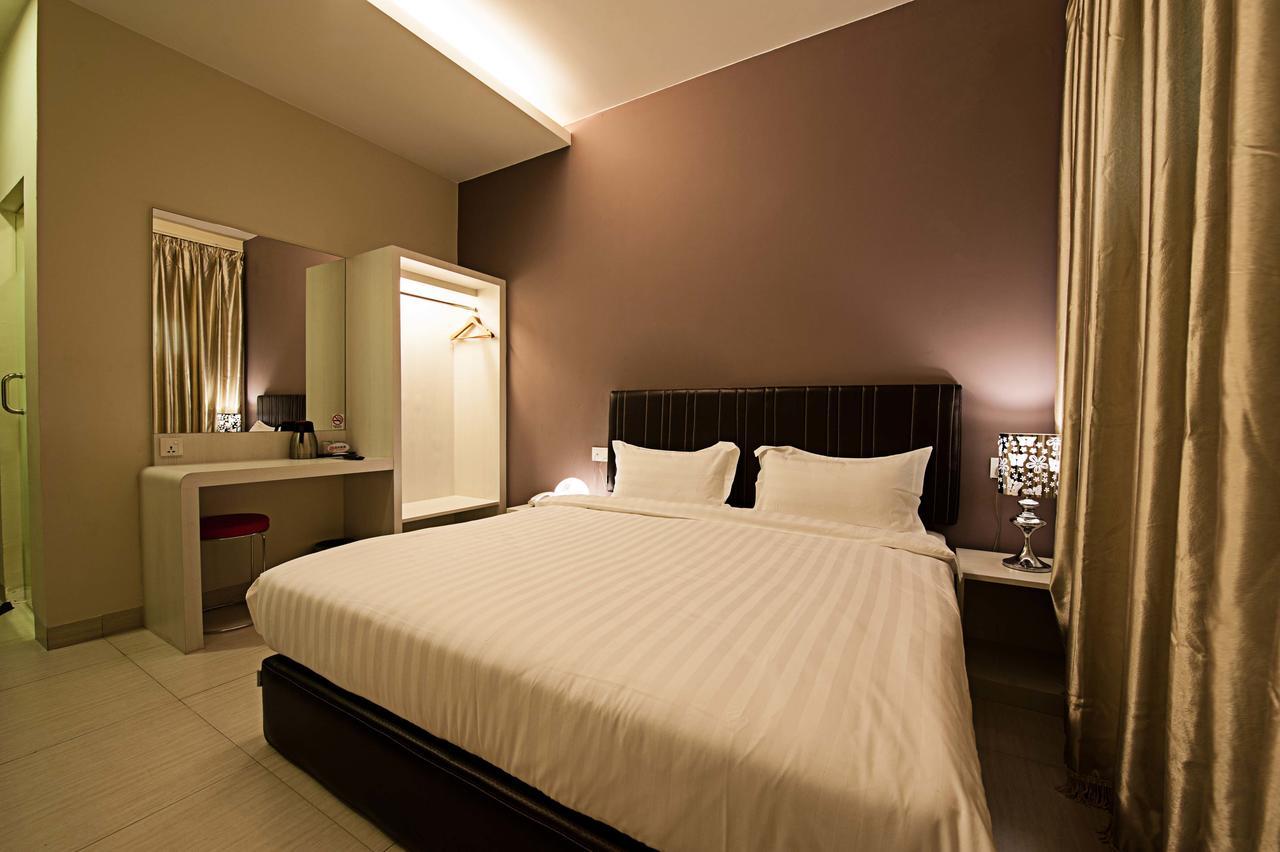 Seven Hotel Putatan Ngoại thất bức ảnh