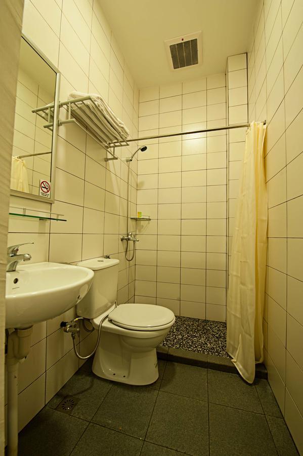Seven Hotel Putatan Ngoại thất bức ảnh