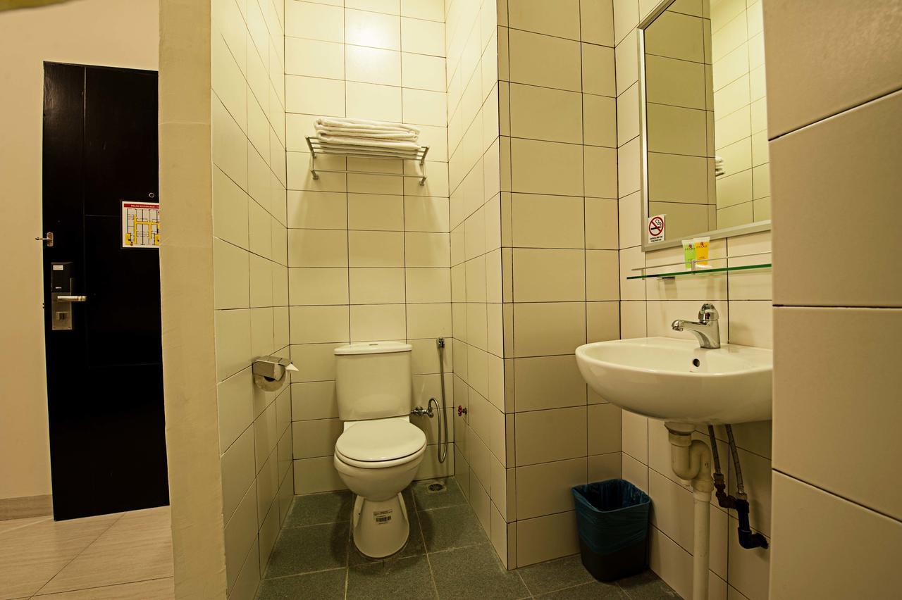 Seven Hotel Putatan Ngoại thất bức ảnh