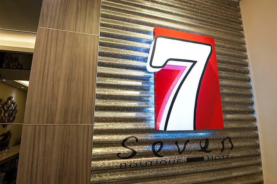 Seven Hotel Putatan Ngoại thất bức ảnh
